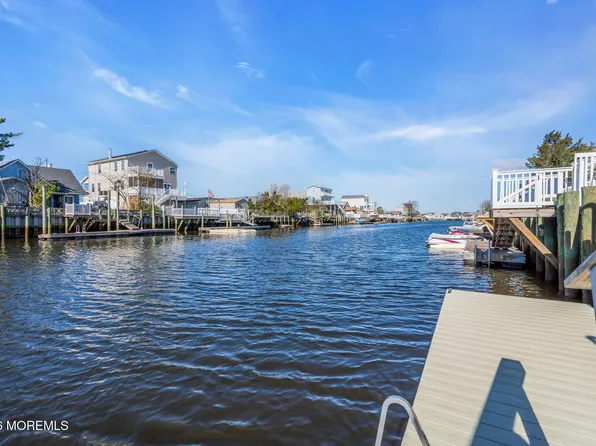 5 W Thames Road, Little Egg Harbor, NJ 08087