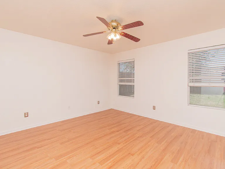 2907 Lantana Dr — Photo 16