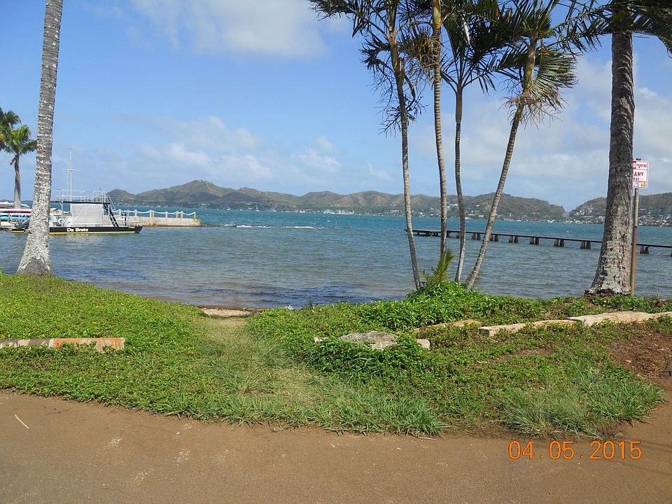 Ocean access behind the house
