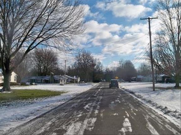4th image of 28 Edgewood Dr