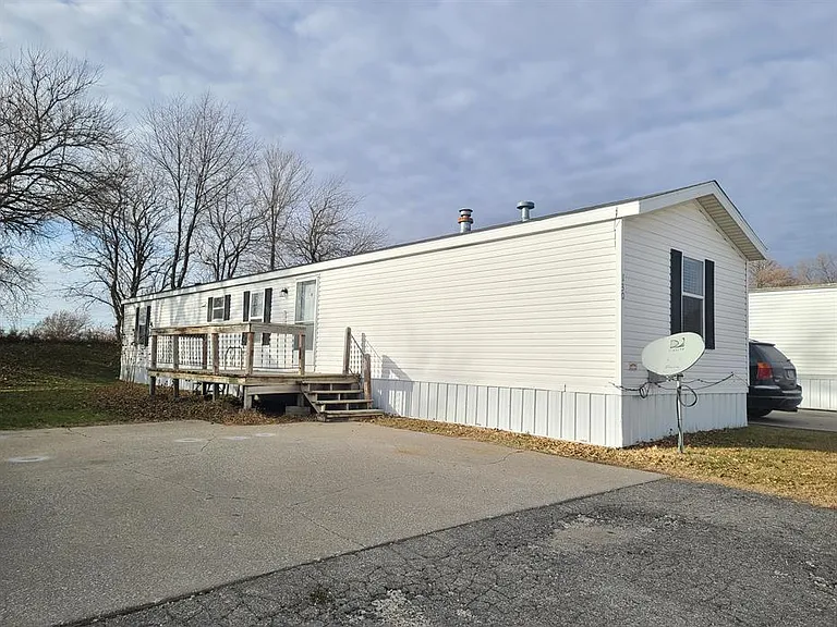 1624 W Summit St — Photo 2