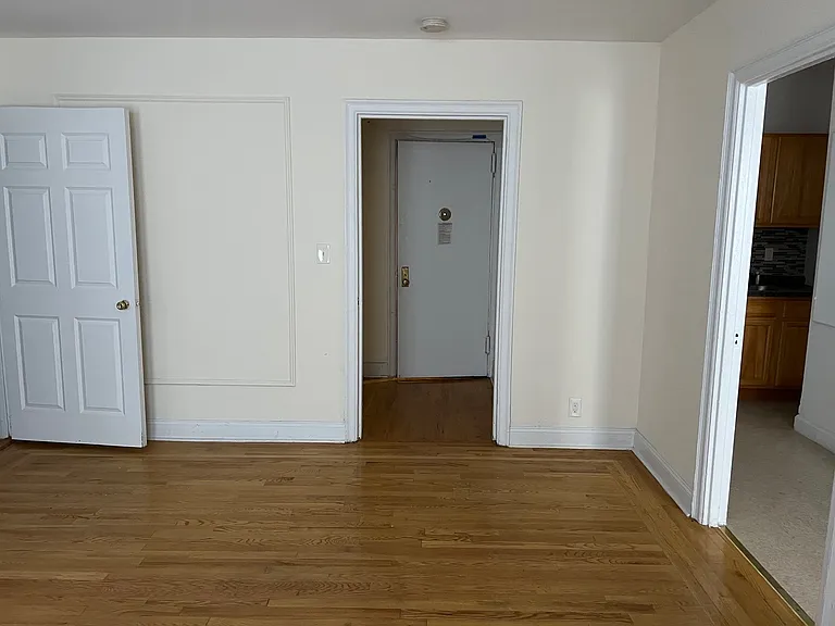 2133 Wallace Ave #112 — Photo 7