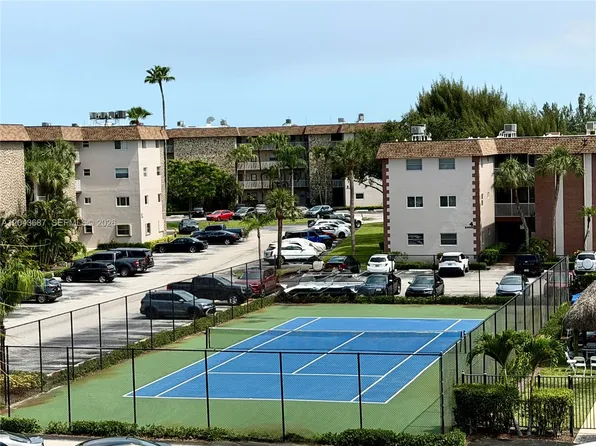 8101 SW 24th Ct APT 405, Davie, FL 33324