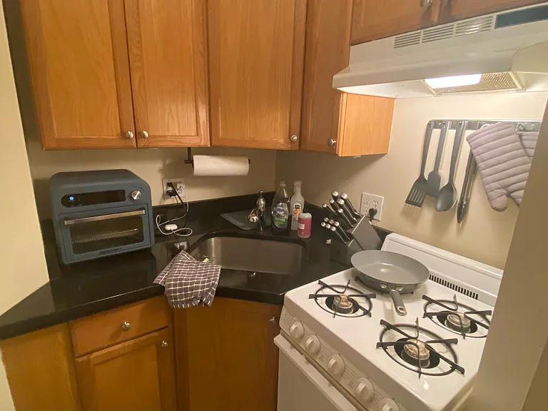 28 Hemenway St #5 — Photo 4