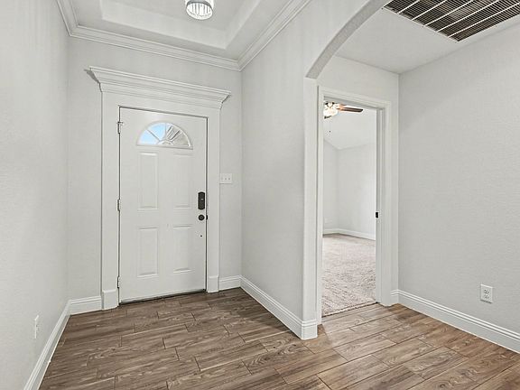 3rd image of 808 N Ridge Dr