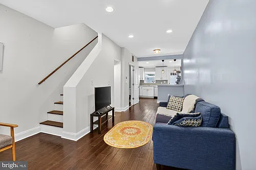 321 Titan St Photo 1