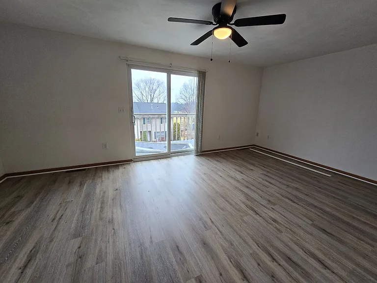 512 Harding St — Photo 3