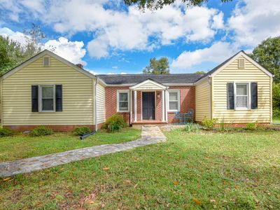 2106 S Hawthorne Rd, Winston Salem, NC, 27103