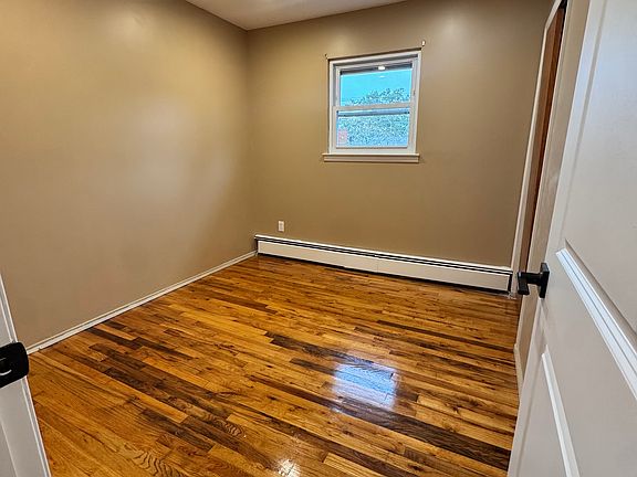 5th image of 312 Sea Cliff St