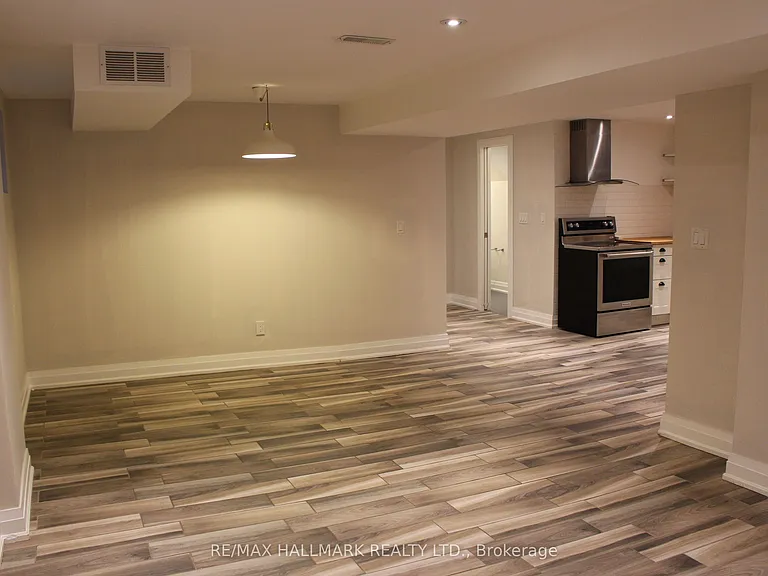 41 Treeview Dr #LOWER — Photo 12
