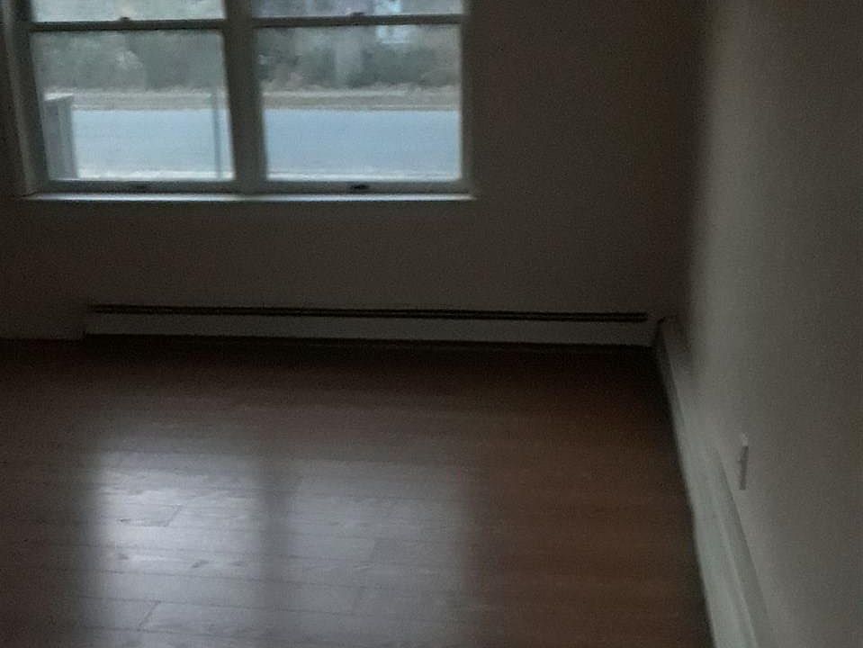 2nd image of 9 Yankee Pl