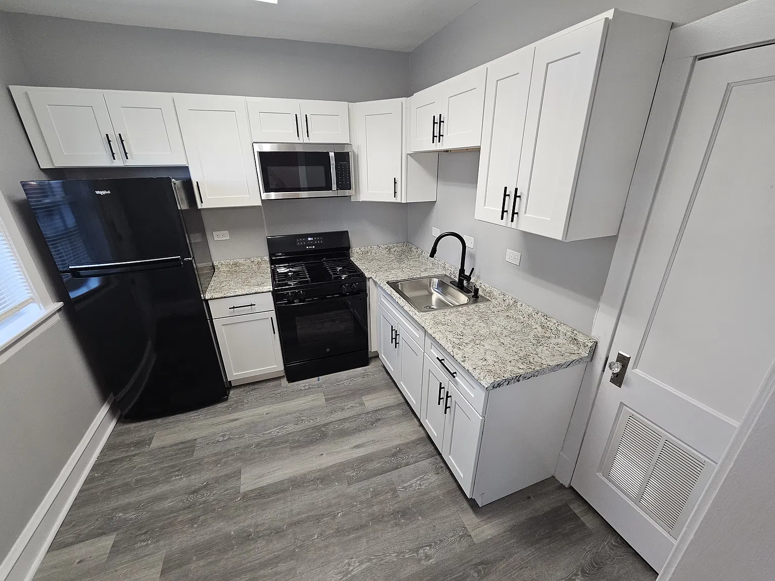 2 bed, $1,800 — Photo 2