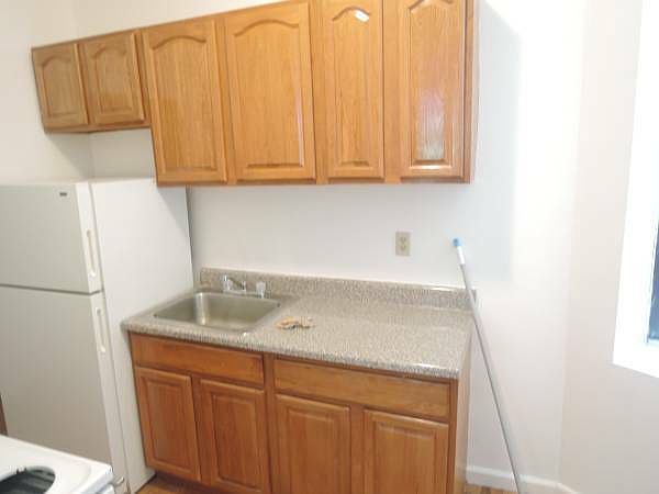 2nd image of 26 Saint Marks Pl APT 4FW