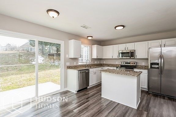 5th image of 1404 Sagestone Ct