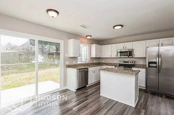 1404 Sagestone Ct — Photo 5