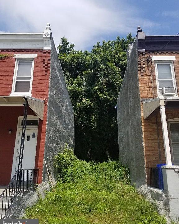 2nd image of 2633 Roberts Ave