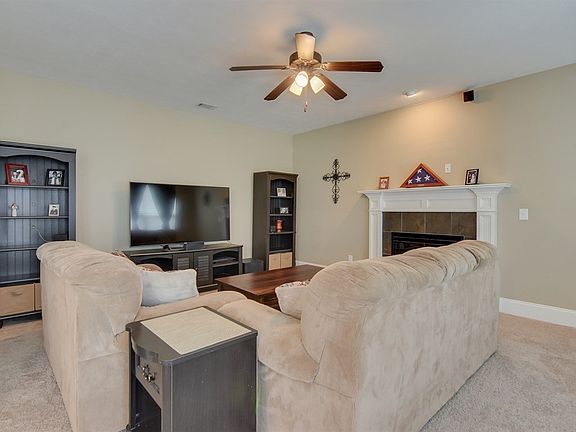 5th image of 1602 Cedar Hill Dr