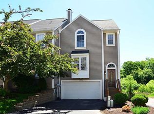 2669 Hunter's Point Dr, Franklin Park, PA 15090