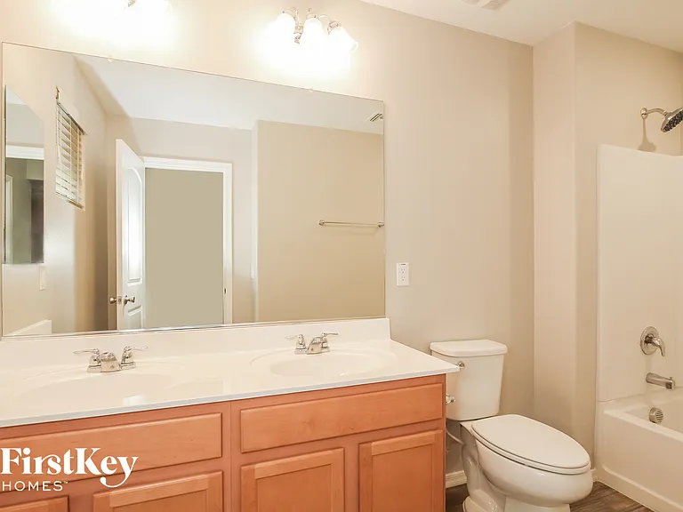 16570 W Sierra St — Photo 9