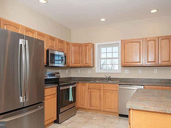 4th image of 283 Rock Ridge Rd