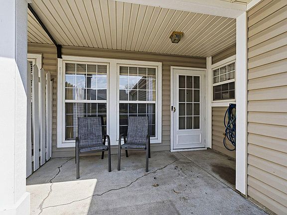 4th image of 5574 Parkshire Dr