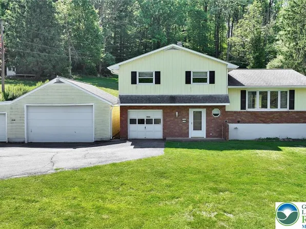 2346 Polk Valley Rd, Hellertown, PA 18055
