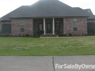 227 Chateau Dr, Lockport, LA 70374
