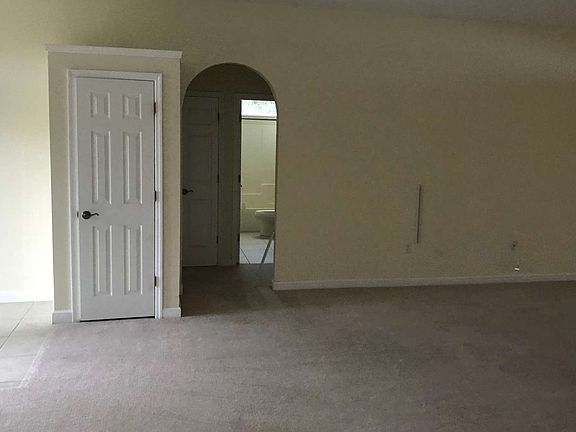4th image of 582 NW Forest Meadows Ave