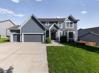362 S Stonecrest Rd, Olathe, KS 66061