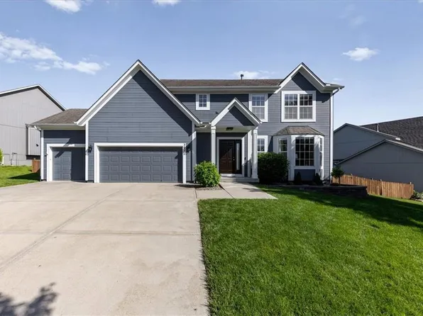 362 S Stonecrest Rd, Olathe, KS 66061