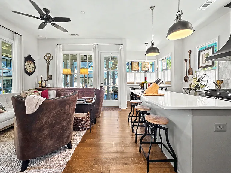 LR, kitchen and dining nook