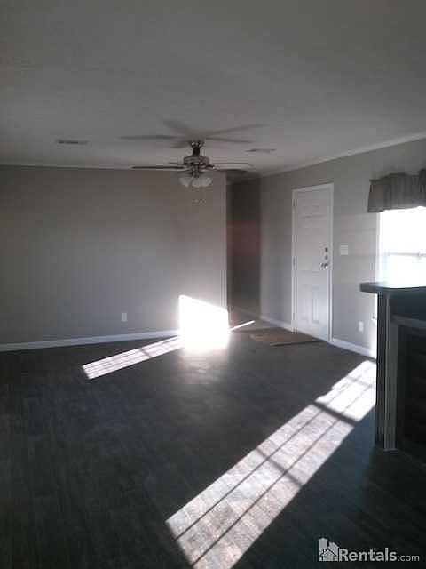 2nd image of 1200 Cresthill St