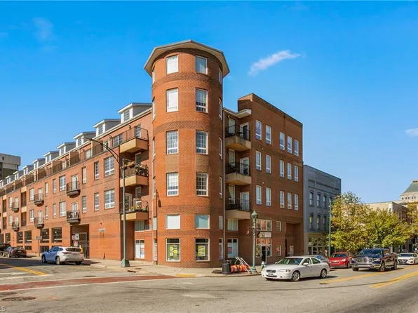 360 S Elm St APT 204, Greensboro, NC 27401