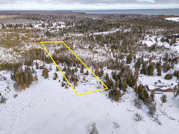3rd image of Barque Point Trl