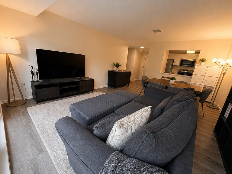 1 Watermill Pl #424 — Photo 3
