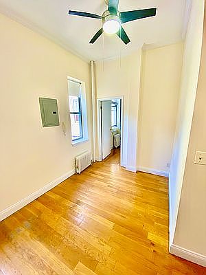 3rd image of 18 Saint Marks Pl APT 11
