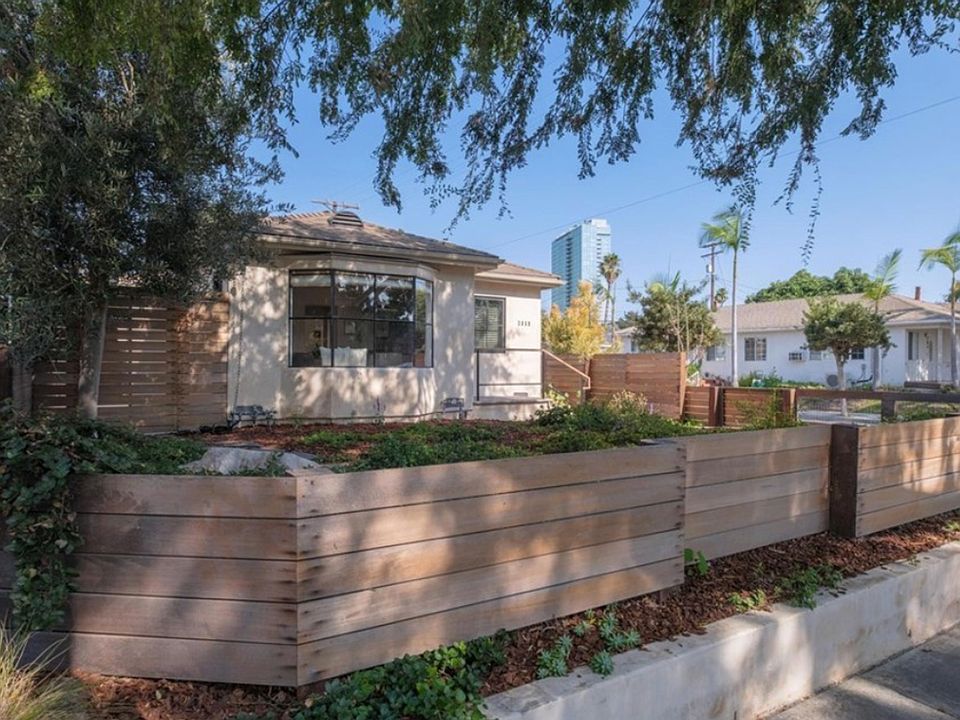 1st image of 3050 Reid Ave