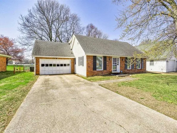 114 Villa Dr, Henderson, KY 42420