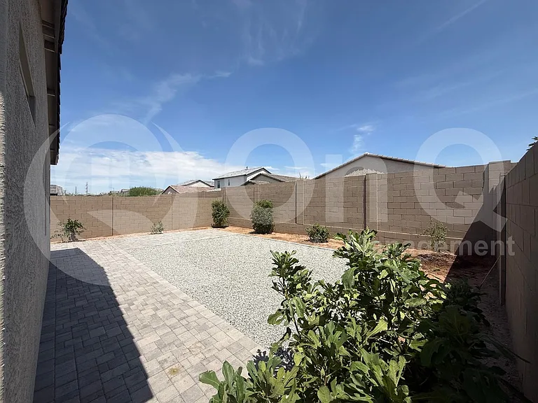 5734 W Getty Dr — Photo 14