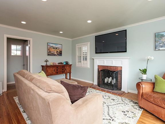 4th image of 3602 Casanova Dr