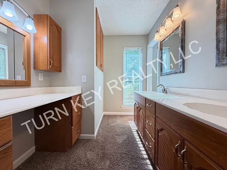 2221 Diane Dr — Photo 18