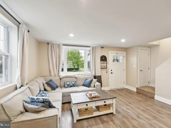 2630 Dutton Mill Rd, Aston, PA 19014