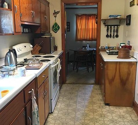 5th image of 1009 Dixon Dr