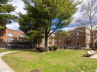 69-12 140th St APT 2C, Flushing, NY 11367