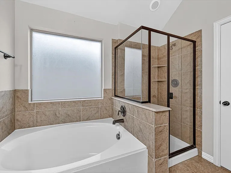 8204 Tierra Del Sol Rd — Photo 15