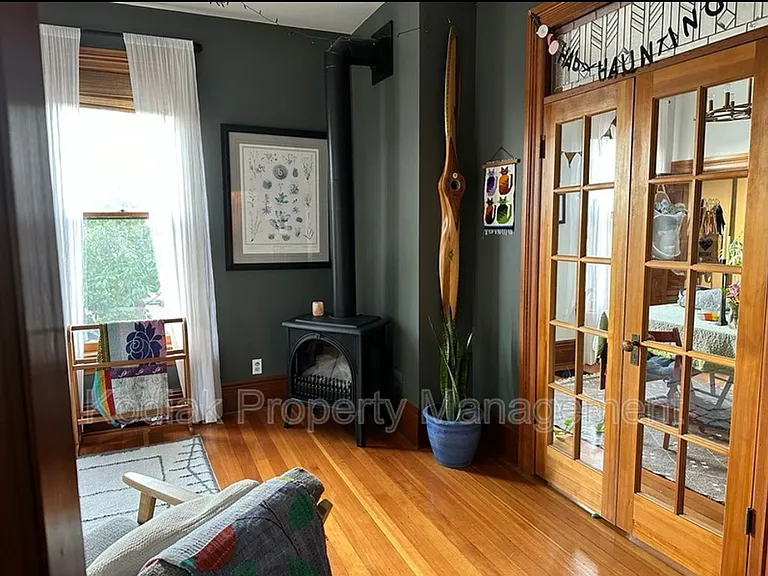 144 W Apricot Ave — Photo 3