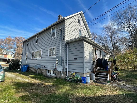3rd image of 1013 W Church St
