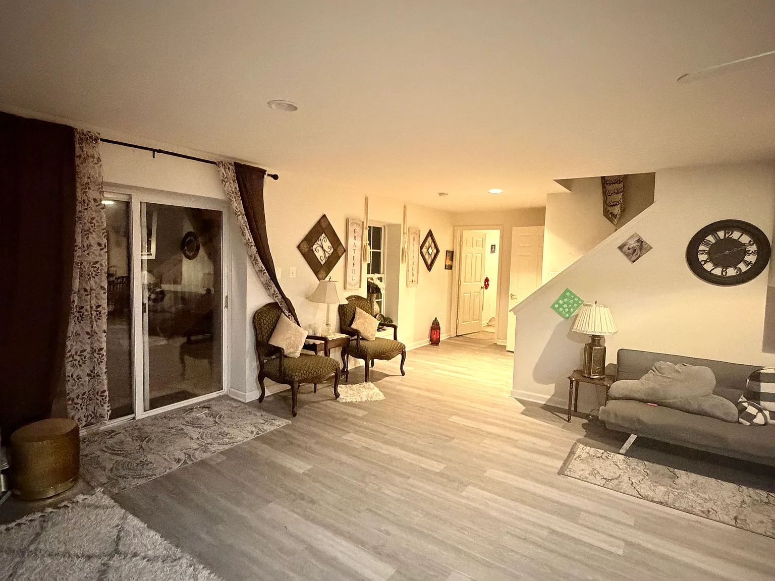 2 bed, 1200 sqft, $1,900 — Photo 3