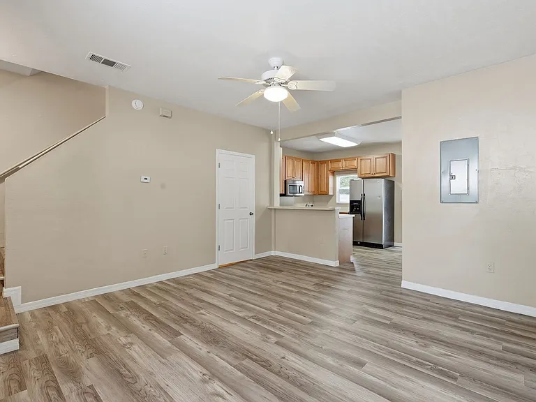 1710 NW 7th St #202 — Photo 4