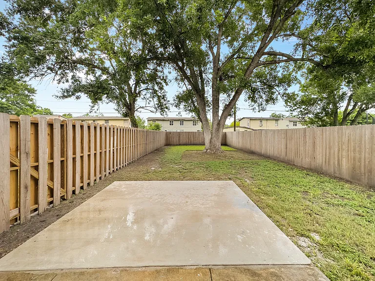 3102 Wildwood St #B — Photo 7